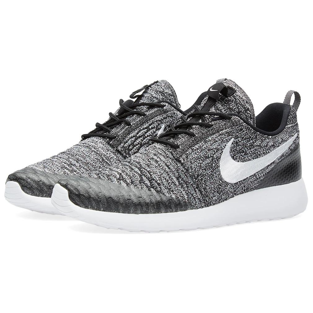 Lookbook (W) Nike Roshe One Flyknit 'Hitam Putih' 704927-010
