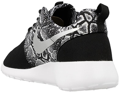 (W) Nike Roshe Run Hitam Python 599432-003 Shop (W) Nike Roshe Run Hitam Python 599432-003