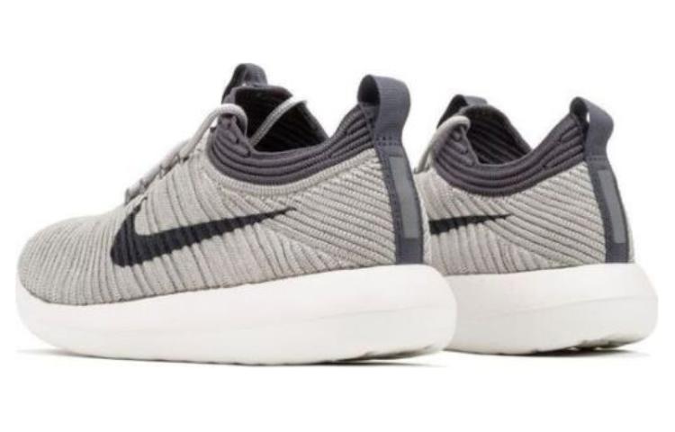 Shop (W) Nike Roshe Two Flyknit V2 ''Gris Pâle'' 917688-002