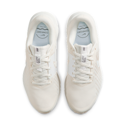 Shop (W) Nike Run Defy Sale/Summit White/Chalk/Putih HM9593-107