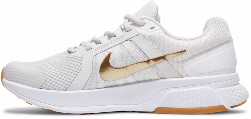 (W) ナイキ ラン スイフト 2 "プラチナメタリックゴールド" CU3528-010 Lookbook (W) ナイキ ラン スイフト 2 "プラチナメタリックゴールド" CU3528-010