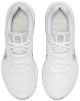 Shop (W) (女性用)ナイキ ラン スウィフト 2 'ホワイト メタリック シルバー' CU3528-105 CU3528-105