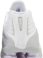 (W) ナイキ ショックス R4 "プラチナ/ベリーグレープ" HF5076-100 Sizing (W) ナイキ ショックス R4 "プラチナ/ベリーグレープ" HF5076-100