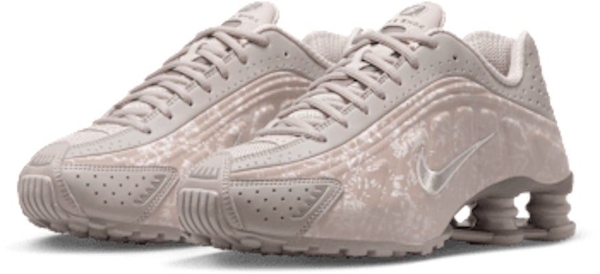 (Women) Nike Shox R4 Sneakers HV0934-001 Purchase (Women) Nike Shox R4 Sneakers HV0934-001