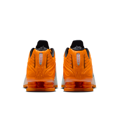 Sizing (W) 耐克Shox R4运动鞋 鲜橙/冰川蓝/冰川冰/黑色 IH2343-801
