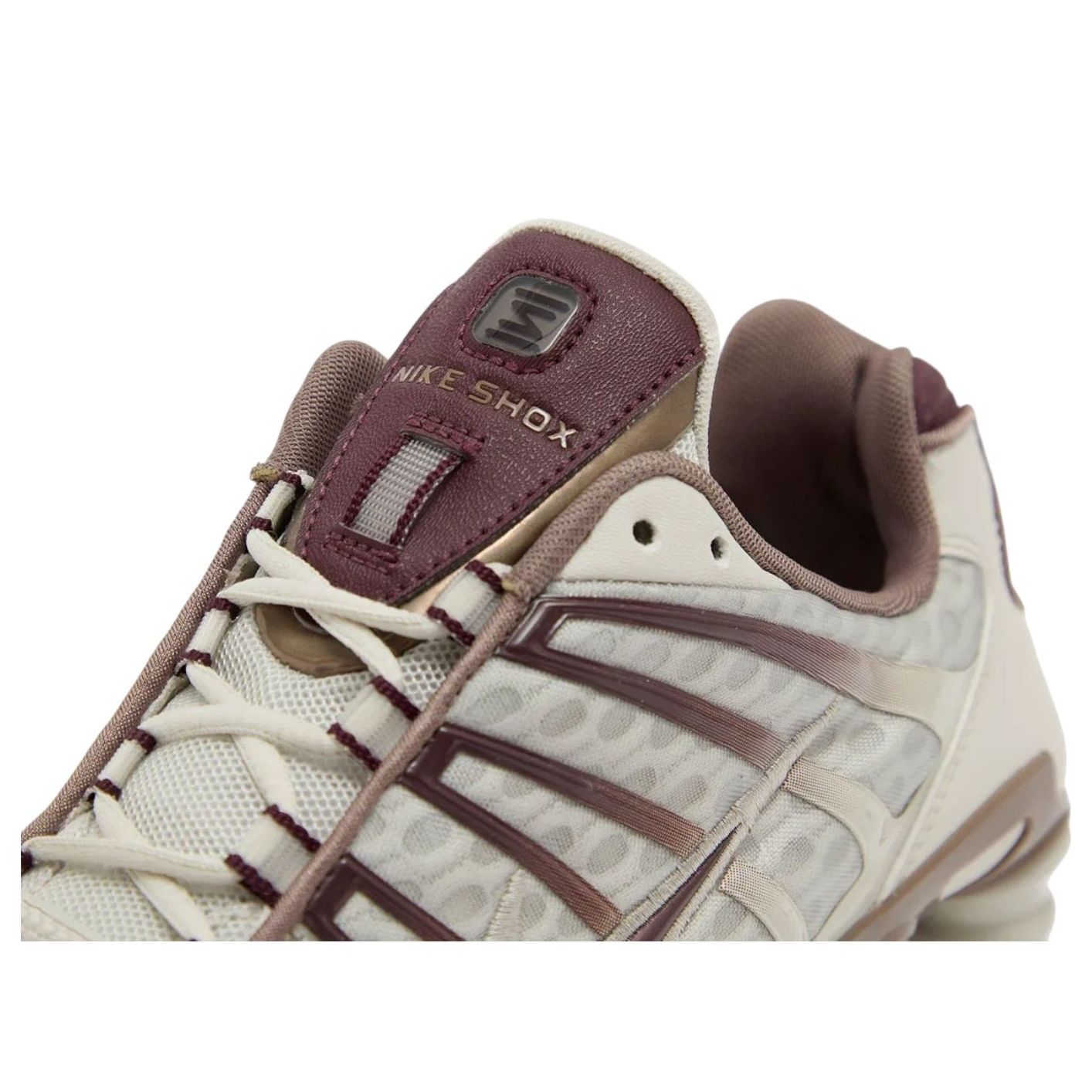Lookbook (W) Nike Shox TL 'Hueso Claro y Burgundy Crush' IM6013-072