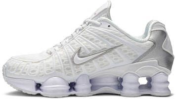 (女性)Nike Shox TL ‘白銀’ AR3566-100 Lookbook (女性)Nike Shox TL ‘白銀’ AR3566-100