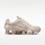 Lookbook (W) Nike Shox TL Kapur/Perak Metalik/Hitam/Kapur AR3566-107