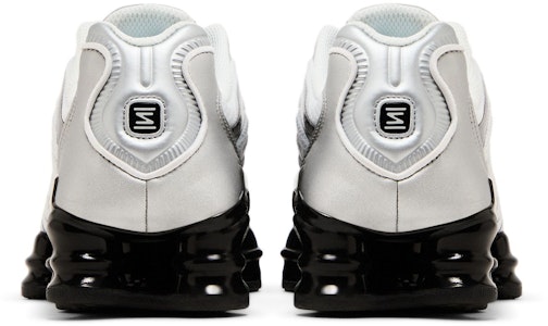 ナイキショックスTLメタリックシルバーウルフグレーHQ4049-001 HQ4049-001 Details for ナイキショックスTLメタリックシルバーウルフグレーHQ4049-001 HQ4049-001