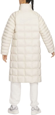 (W) Chaqueta Nike Sportswear Cuello Alto Suelto - Color Sólido. FB7671-104 Purchase (W) Chaqueta Nike Sportswear Cuello Alto Suelto - Color Sólido. FB7671-104