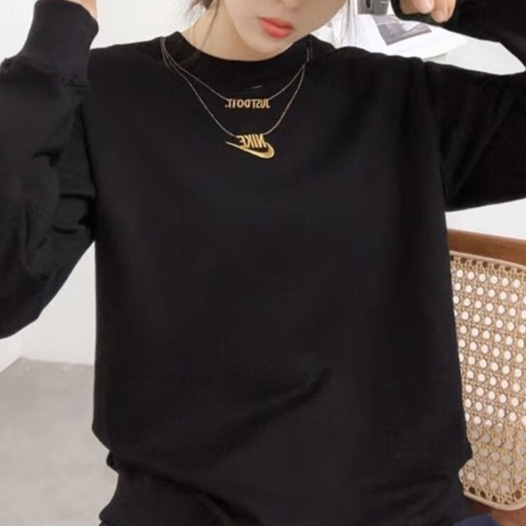 Shop (W) Nike Sportswear 刺绣标志黑色圆领套头衫 CZ4023-010