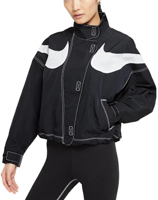 (W) Nike Sportswear Swoosh Cropped Woven Jacket Hitam Edisi Musim Semi DD5585-010 Details for (W) Nike Sportswear Swoosh Cropped Woven Jacket Hitam Edisi Musim Semi DD5585-010