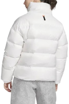 (W) 나이키 스포츠웨어 써마-FIT 시티 시리즈 화이트 로고 퍼퍼 재킷. DV0555-100 Details for (W) 나이키 스포츠웨어 써마-FIT 시티 시리즈 화이트 로고 퍼퍼 재킷. DV0555-100