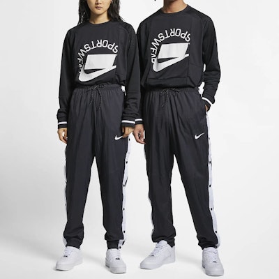 (W) ナイキ スポーツウェア ウインドランナー レトロ トラックパンツ ブラック ルーズフィット AR3083-011 Shop (W) ナイキ スポーツウェア ウインドランナー レトロ トラックパンツ ブラック ルーズフィット AR3083-011