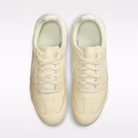 Shop (W) Nike Sprint Sister Alabaster/Sail Wanita IV6173-700