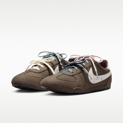 Details for (W) Nike Sprint Sister 山脊岩/海洋藍/深灰錐/航海白 IR5693-256
