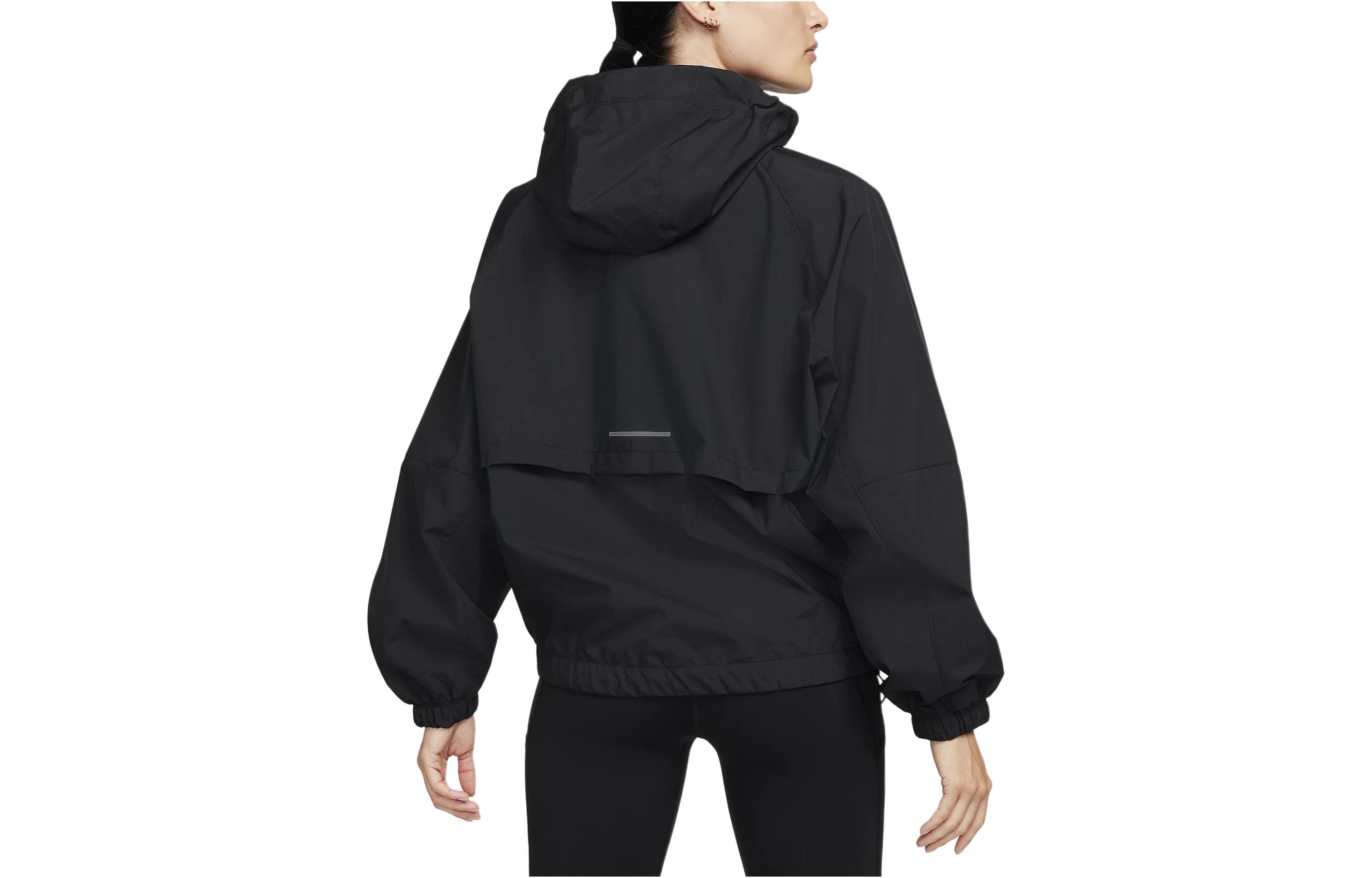 Lookbook (W) Nike Storm-FIT Swift 黑色拉鍊連帽外套 FB7493-010