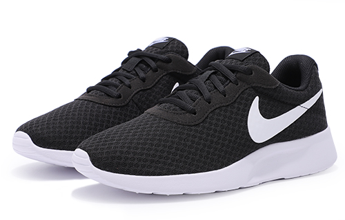 Lookbook (W) Nike Tanjun ''Schwarz'' 812655-011