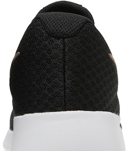 (W) Nike Tanjun 'Negro Metálico Rojo Bronce' DJ6257-001 Sizing (W) Nike Tanjun 'Negro Metálico Rojo Bronce' DJ6257-001