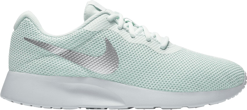 nike-tanjun-igloo-metallic-platinum-women