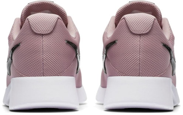 Nike Tanjun 低筒 運動休閒鞋 女款 粉 Shop Nike Tanjun 低筒 運動休閒鞋 女款 粉