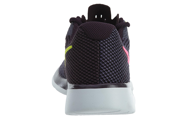 Shop Nike Tanjun Racer 舒適透氣 低筒休閒跑步鞋 女款 黑粉色