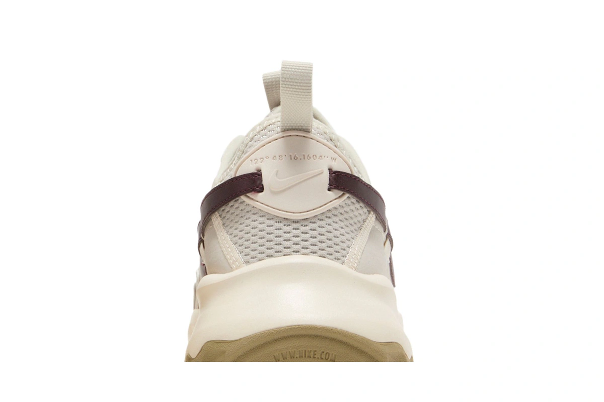 (Women) Nike TC 7900 'Light Bone Burgundy Crush'