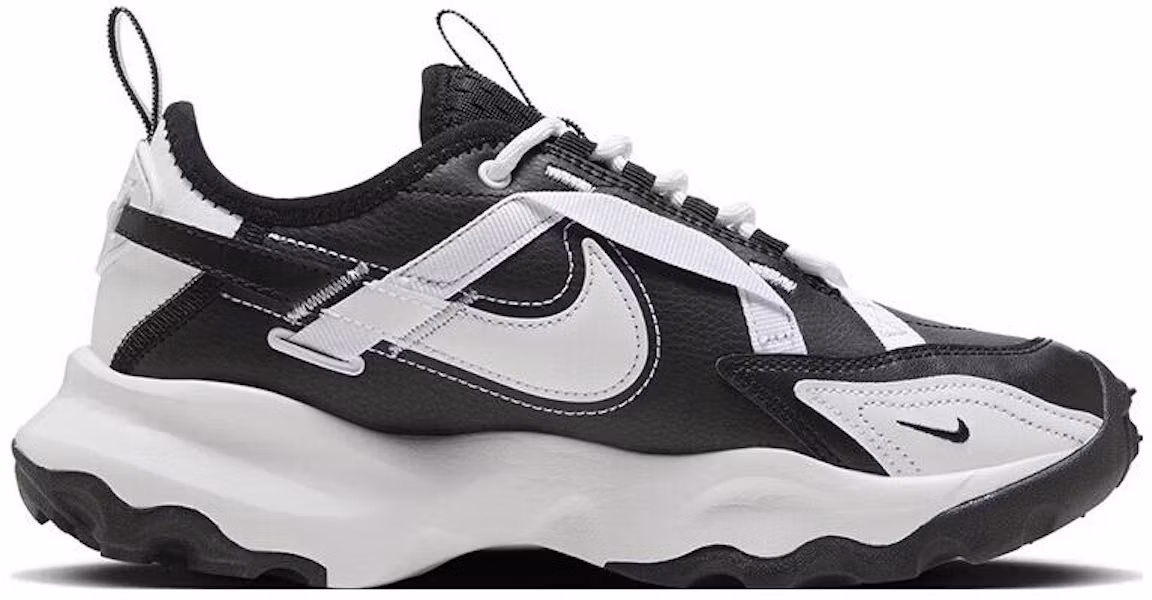 (W) Nike TC 7900 ''Weiß Schwarz'' FJ7738-101 Lookbook (W) Nike TC 7900 ''Weiß Schwarz'' FJ7738-101