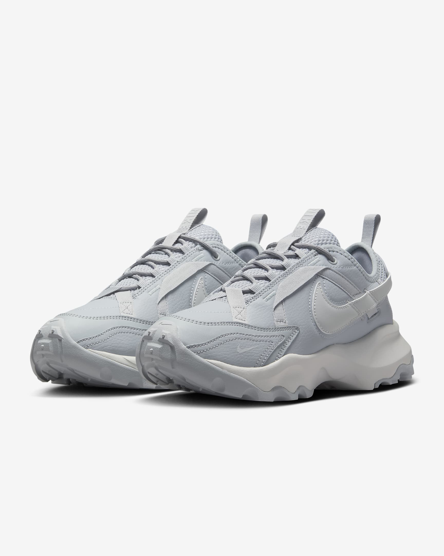 Details for (W) Nike TC 7900 ''Wolf Grijs Photon'' DD9682-005