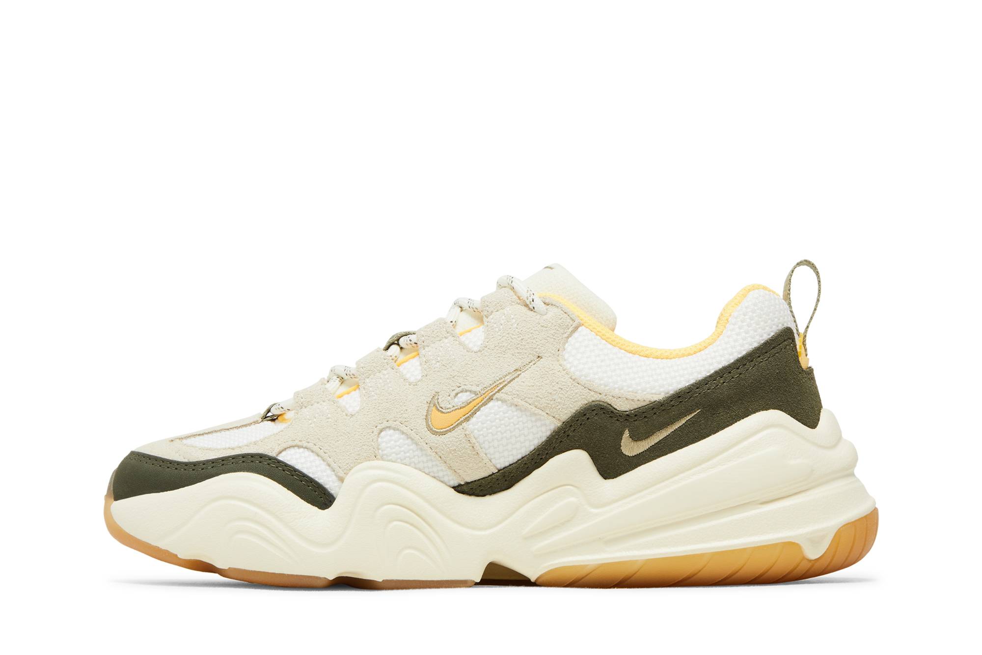 Lookbook (W) 耐克 Tech Hera ‘米白绿橄榄’ FJ4743-100