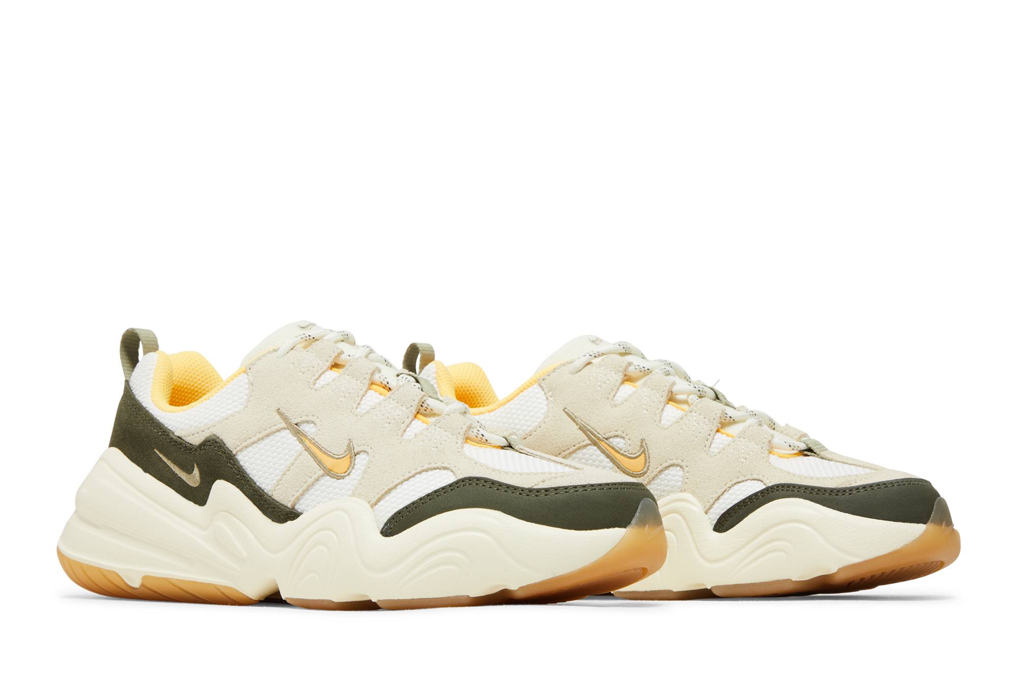 Cheap (W) 耐克 Tech Hera ‘米白绿橄榄’ FJ4743-100