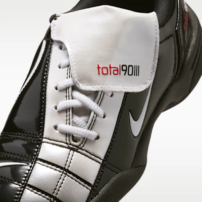 (W) Nike Total 90 SE 黑/大學紅/白 IO2389-001 Sizing (W) Nike Total 90 SE 黑/大學紅/白 IO2389-001