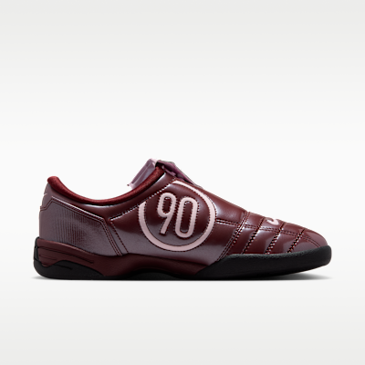 Lookbook (W) Nike Total 90 SE Rosso Scuro/Nero/Schiuma Rosa IO2389-602