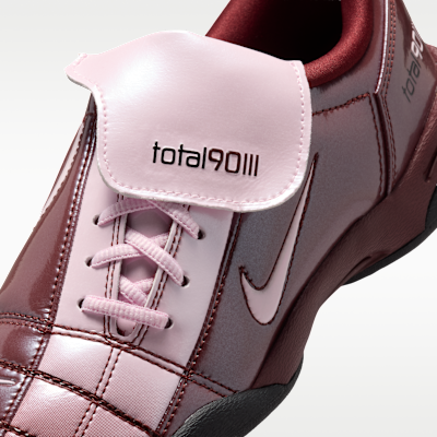 Sizing (W) Nike Total 90 SE Rosso Scuro/Nero/Schiuma Rosa IO2389-602