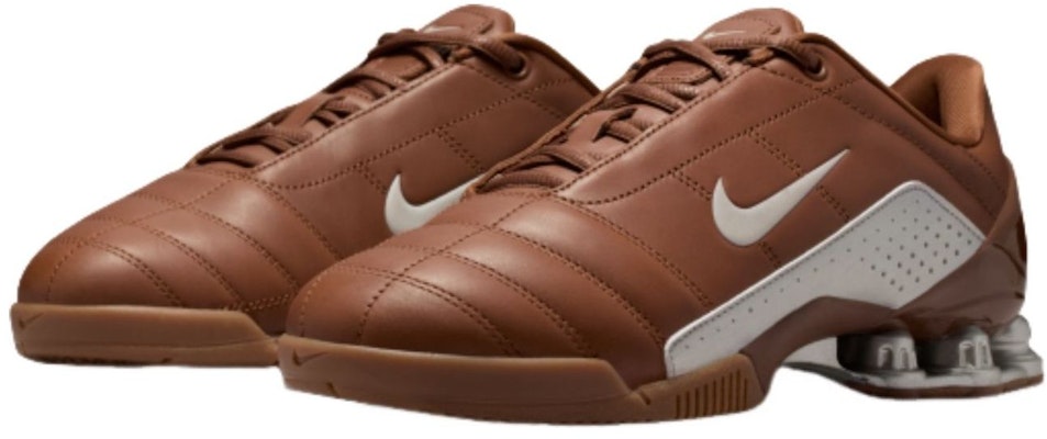 (W) Nike Total 90 Shox Magia ''Pecan Plata Metálica'' IO9300-200 Lookbook (W) Nike Total 90 Shox Magia ''Pecan Plata Metálica'' IO9300-200