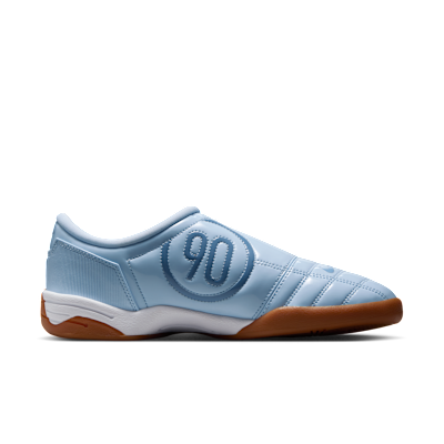 Lookbook (W) 나이키 토탈 90 축구화 셀레스틴 블루/화이트/블랙/미디움 브라운/워크 블루 IB5666-401