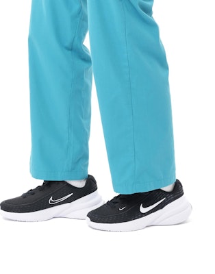 (W) ナイキ アップリフト SC ブラック/ホワイト IB2766-003 Lookbook (W) ナイキ アップリフト SC ブラック/ホワイト IB2766-003