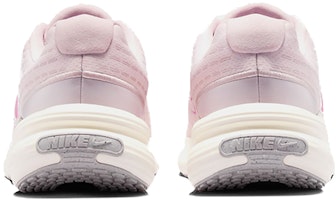 Lookbook Nike Uplift SC Sneakers / IB2766-605