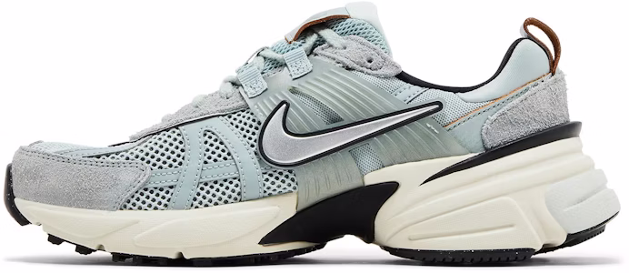 (W) 耐克 V2K 跑鞋 '浅浮石' FN6703-003 Lookbook (W) 耐克 V2K 跑鞋 '浅浮石' FN6703-003