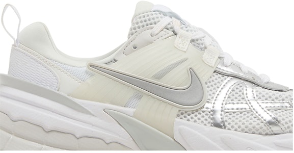 (W) Nike V2K Run 'Perak Metalik' FD0736-104 Shop (W) Nike V2K Run 'Perak Metalik' FD0736-104