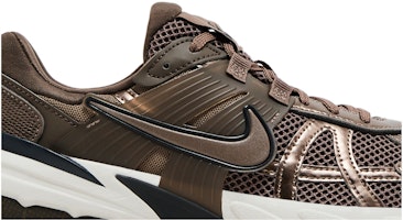 (W) Nike V2K Run 'Coklat Mink' FD0736-202 Order (W) Nike V2K Run 'Coklat Mink' FD0736-202