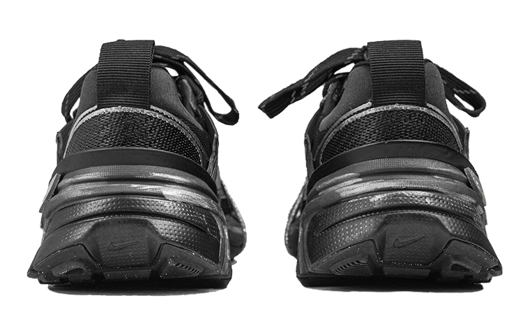 Purchase 【定制球鞋】 Nike V2K Run RISK武士 禮盒 減震耐磨 低幫 跑步鞋 女款 黑銀