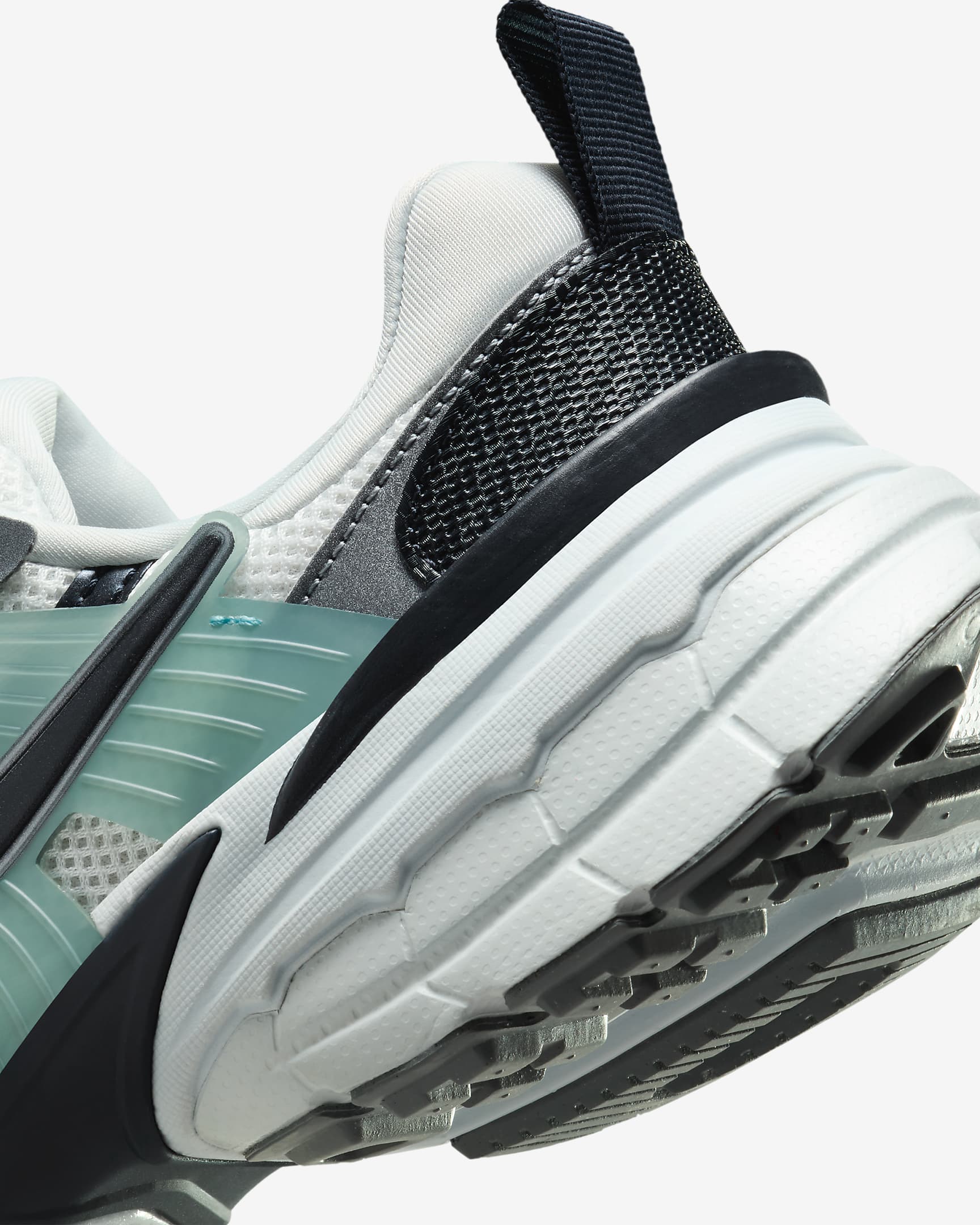 Cheap (W) 耐克V2K跑鞋 '顶峰白金属色' HQ3484-121