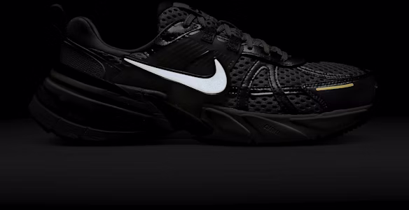 (W) ナイキ V2K ラン「ホワイトカーキメタリック」 HJ7245-100 2