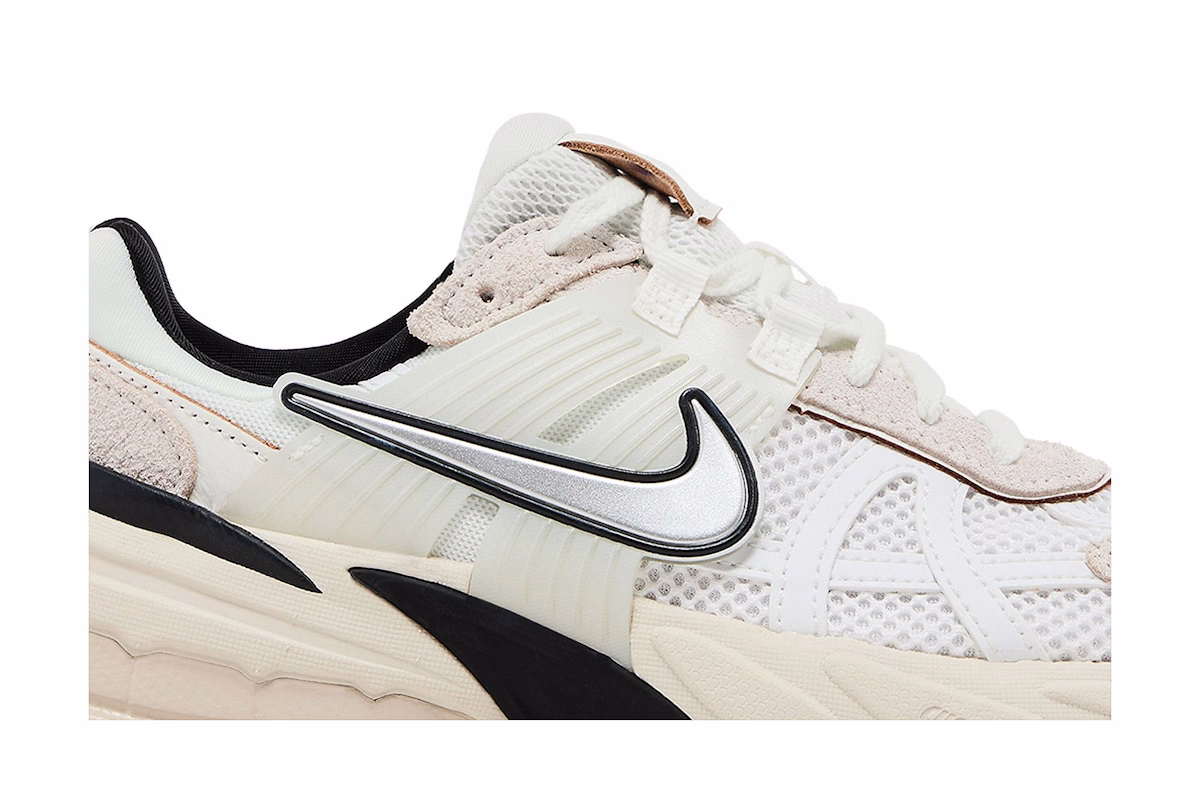 (Women) Nike V2K Run 'White Light Orewood Brown'