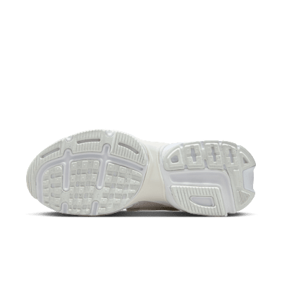 Lookbook (W) Nike V2K Run 'Putih Summit White' HJ5269-100