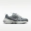Lookbook (W) Nike V2K Run Gris Cool/Gris Lobo/Polvo Fotón/Plateado Metálico IH0388-002