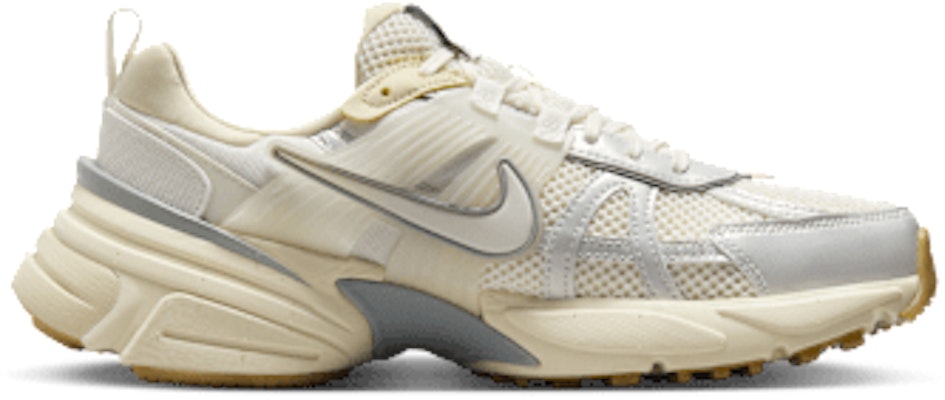 (Women) Nike V2K Run FD0736-108 Lookbook (Women) Nike V2K Run FD0736-108