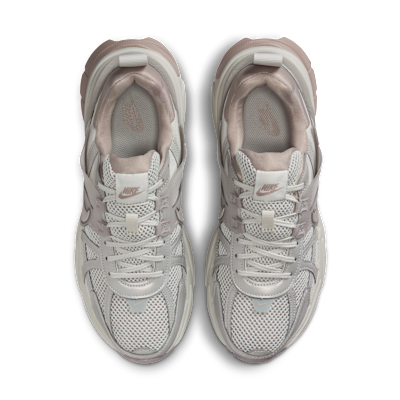 Shop (W) 耐克 V2K 跑鞋 浅骨色/学院灰/麦芽色 FD0736-011