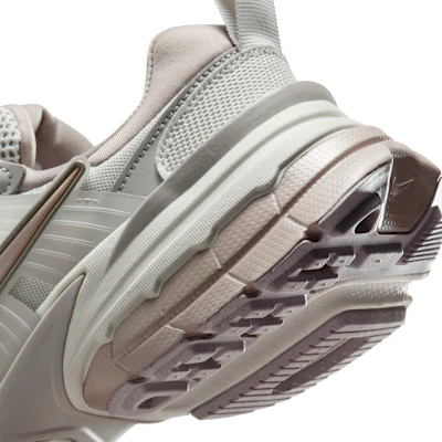 (W) 耐克 V2K 跑鞋 浅骨色/学院灰/麦芽色 FD0736-011 Cheap (W) 耐克 V2K 跑鞋 浅骨色/学院灰/麦芽色 FD0736-011